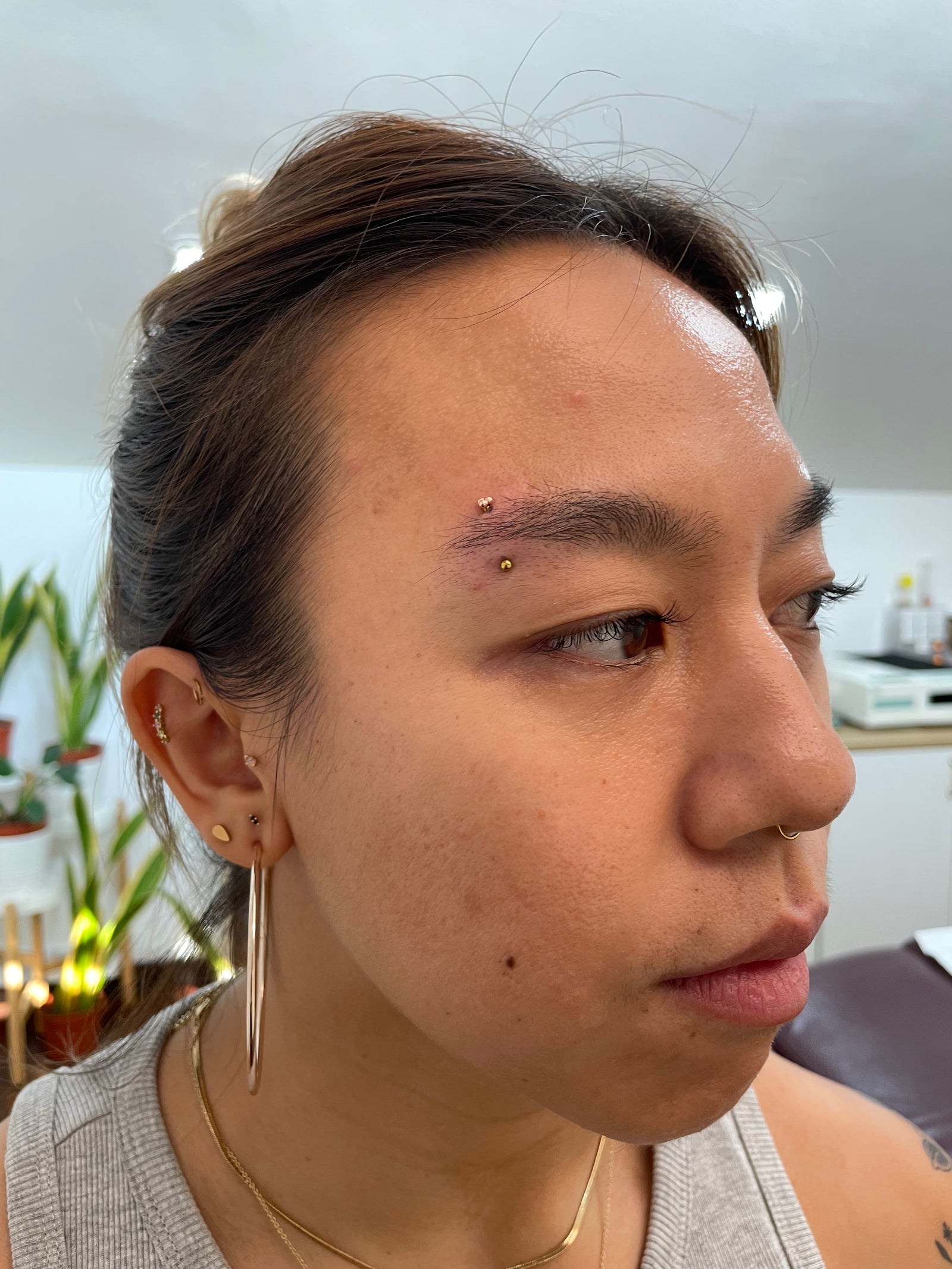 Eyebrow Piercing – MANTRAFINEJEWELLERY.COM, image size:1600x2133