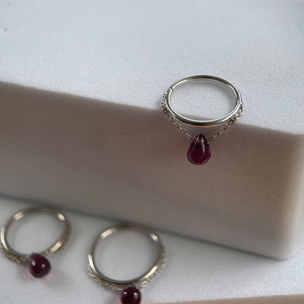 PUPIL HALL  RHODOLITE GARNET BRIOLETTE CHAINED SEAM RING NEW