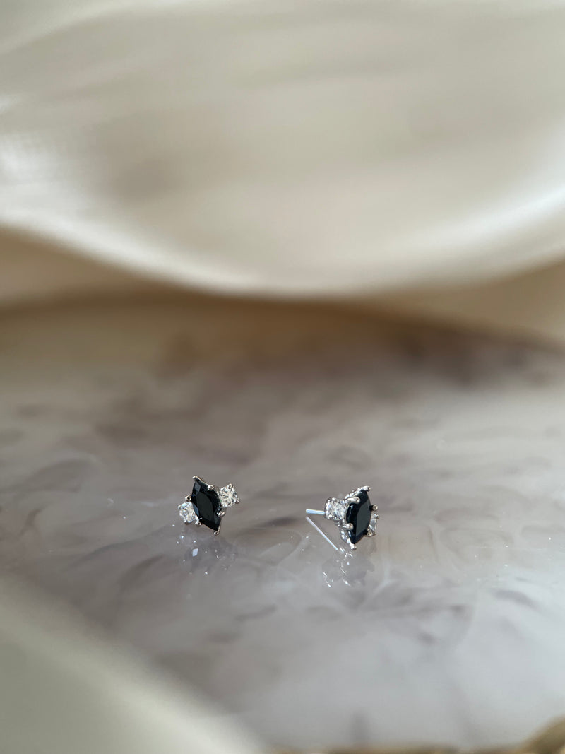 Anatometal Marquise with Side Accents